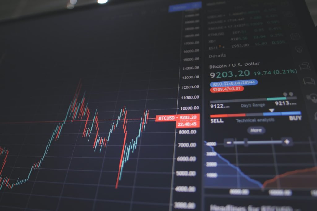 What is the Difference Between CeFi and DeFi?