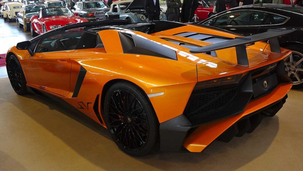  Lamborghini Aventador
